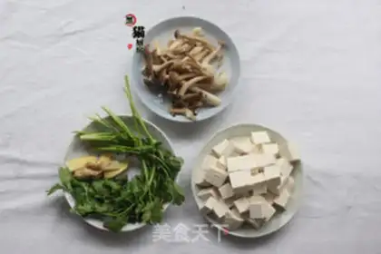 Make Squidfish tofu mushroom soup step 1