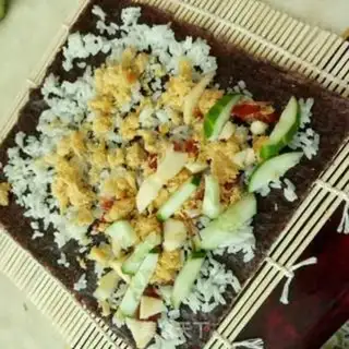 Make Homemade sushi rolls step 1