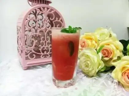 Make Ice melon juice step 2