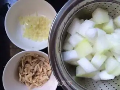 Make Pork shrimp soup step 1