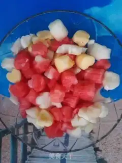 Make Watermelon apple Sydney juice step 1