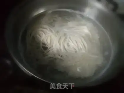 Make Tomato egg noodles step 5