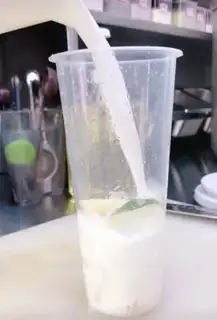 Make Yogurt flamingo step 2