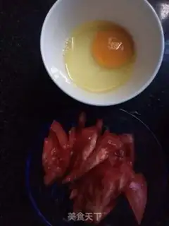 Make Autumn tomato egg soup step 2