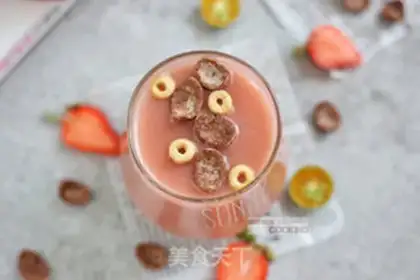Make The pink lady with the strawberries step 6