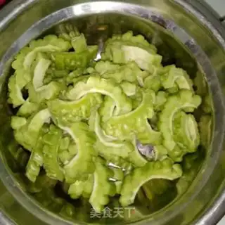 Make A cold, bitter melon step 1