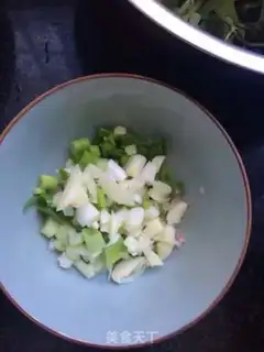 Make Garlic toothpaste step 1