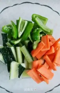 Make Carrot cucumber pepper pickles step 0