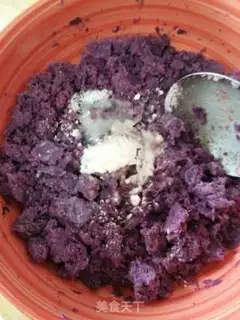 Make Colored candy dumplings step 1