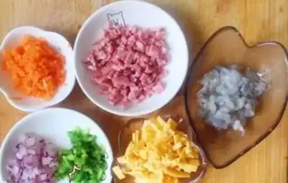 Make Shrimp bacon pizza step 1