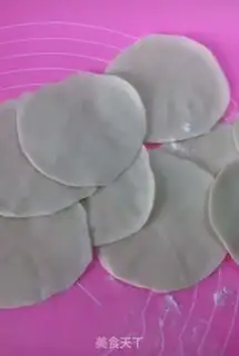 Make Sphinx pork dumplings step 6