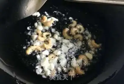 Make Garlic seafood step 2