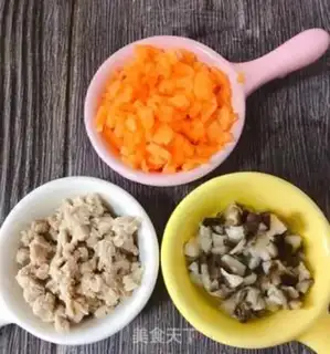 Make Carrot mushrooms and pork porridge step 2