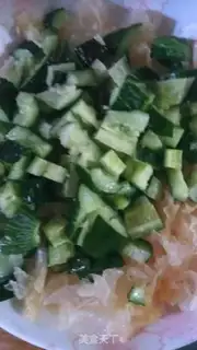 Make cucumber with silver ears step 3