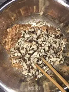Make Sphinx pork dumplings step 7