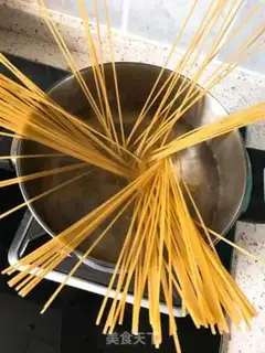 Make Spaghetti step 1