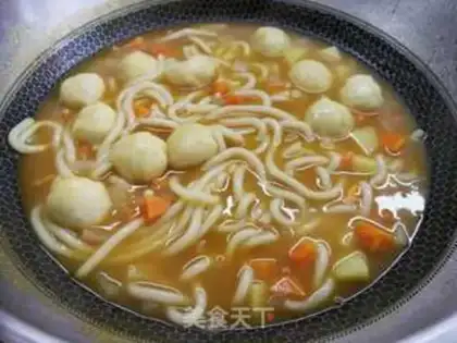 Make Japanese curry curry curry urn noodles step 7