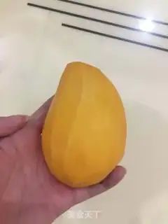 Make Mango milkshake step 0