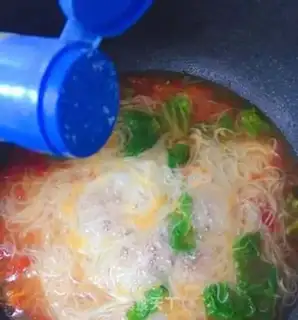 Make Tomato noodle soup step 5