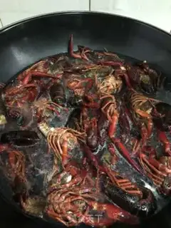 Make Garlic lobster step 1