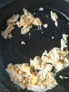 Make Yellow eggs step 3