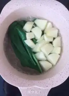 Make Apple spinach mud step 0