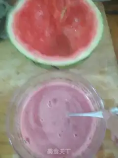Make Watermelon milk strawberry ice cream step 0