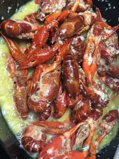 Make Garlic lobster step 3