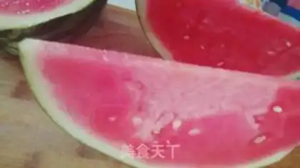 Make Sliced watermelon step 1