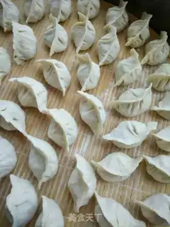 Make cucumber egg shrimp dumplings step 6