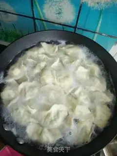 Make cucumber egg shrimp dumplings step 7