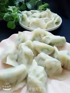 Make cucumber egg shrimp dumplings step 8