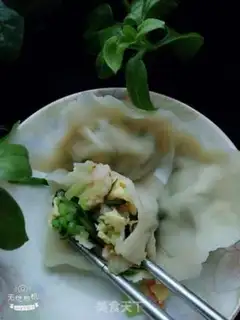 Make cucumber egg shrimp dumplings step 9