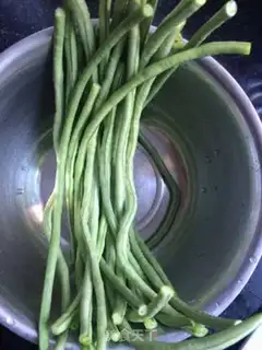 Make Garlic beans step 0