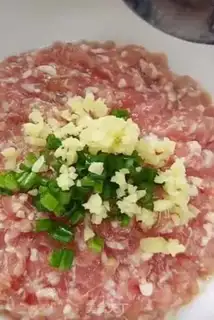 Make Roses steam meat dumplings step 0