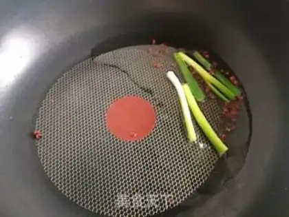 Make A cold-mixed fan dish step 4