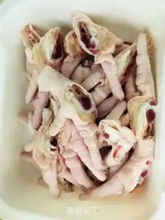 Make Spicy pepper chicken claws step 1