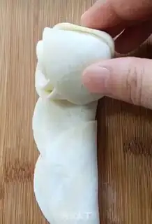 Make Roses steam meat dumplings step 8