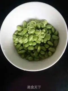 Make Soybeans with watermelon peels step 0