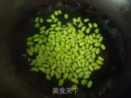 Make Soybeans with watermelon peels step 5
