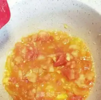 Make Tomato eggs fried conch noodles step 6