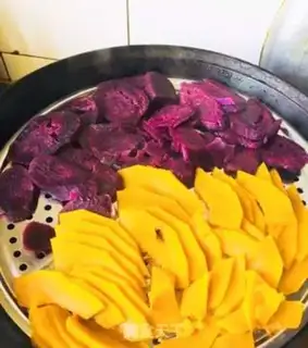 Make Lotus potato pumpkin cake step 0