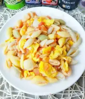 Make Tomato eggs fried conch noodles step 9
