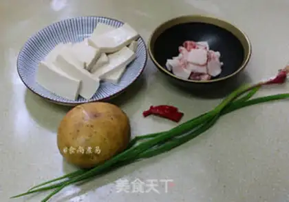 Make Soybeans, tofu potatoes step 0