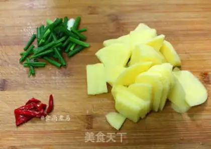 Make Soybeans, tofu potatoes step 1