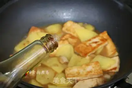 Make Soybeans, tofu potatoes step 6