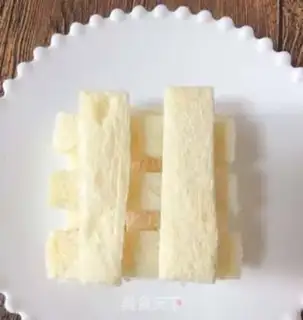 Make Double-story heartbrush toast step 1