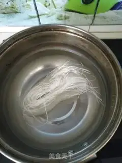 Make A ground-breed fan fried eggs step 4