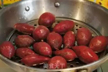 Make Steamed potatoes step 1
