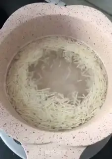Make Vegetable pasta steam cake step 3